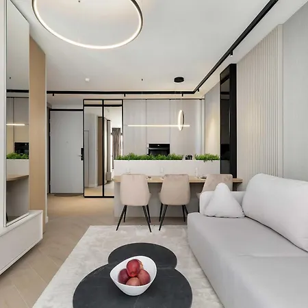 Elegant & Bright Janosika In With Parking By Renters Διαμέρισμα Στσέτσιν
