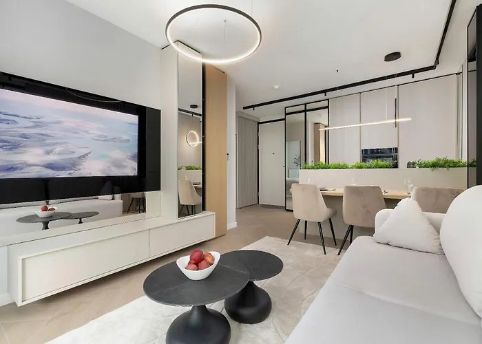 Elegant & Bright Janosika In With Parking By Renters 什切青